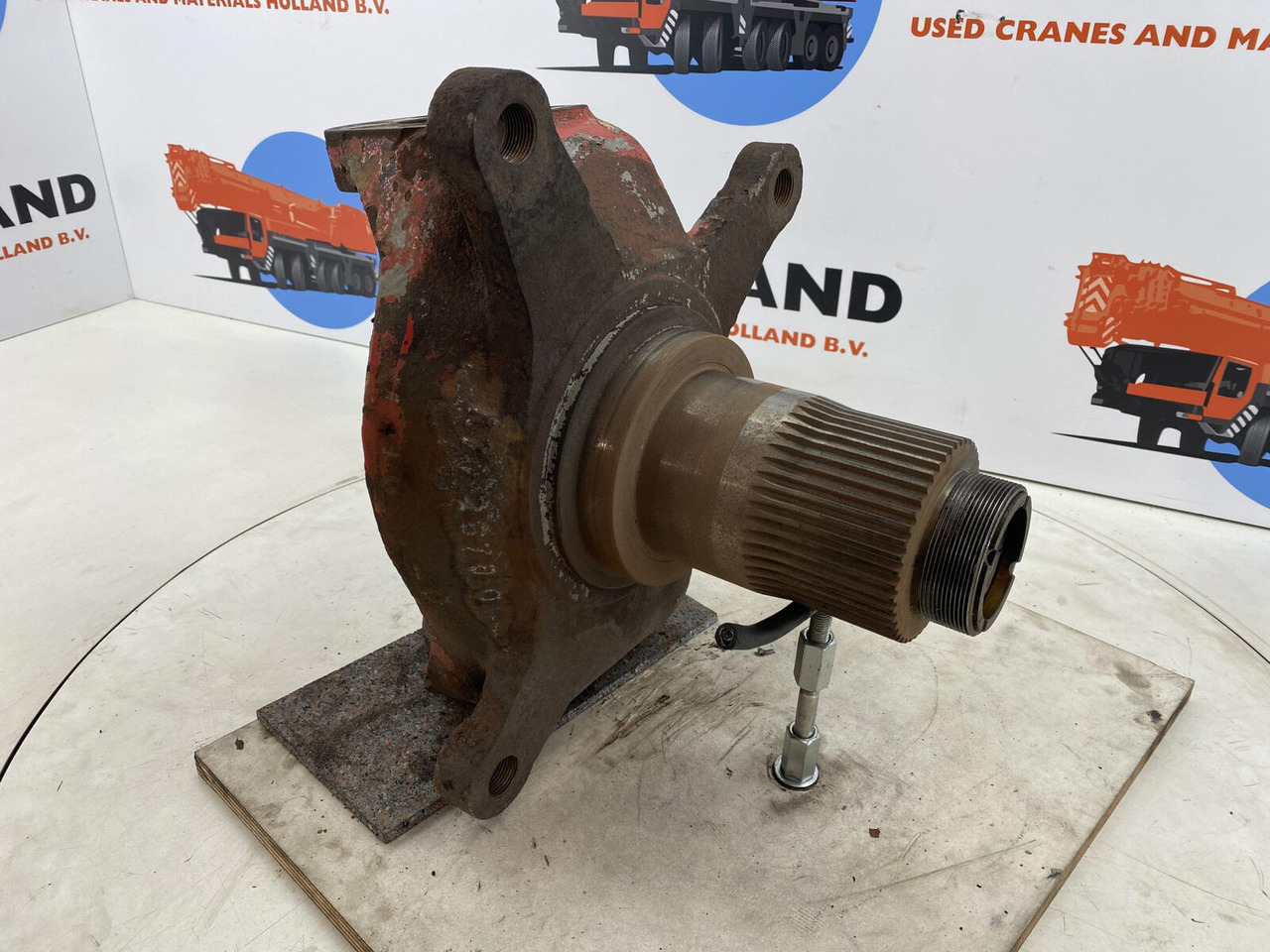 Liebherr LTM 1060 Steering knuckle axle 1 and 2 - Steering knuckle for Mobile crane: picture 3 Liebherr LTM 1060 Steering knuckle axle 1 and 2 - Steering knuckle for Mobile crane: picture 3