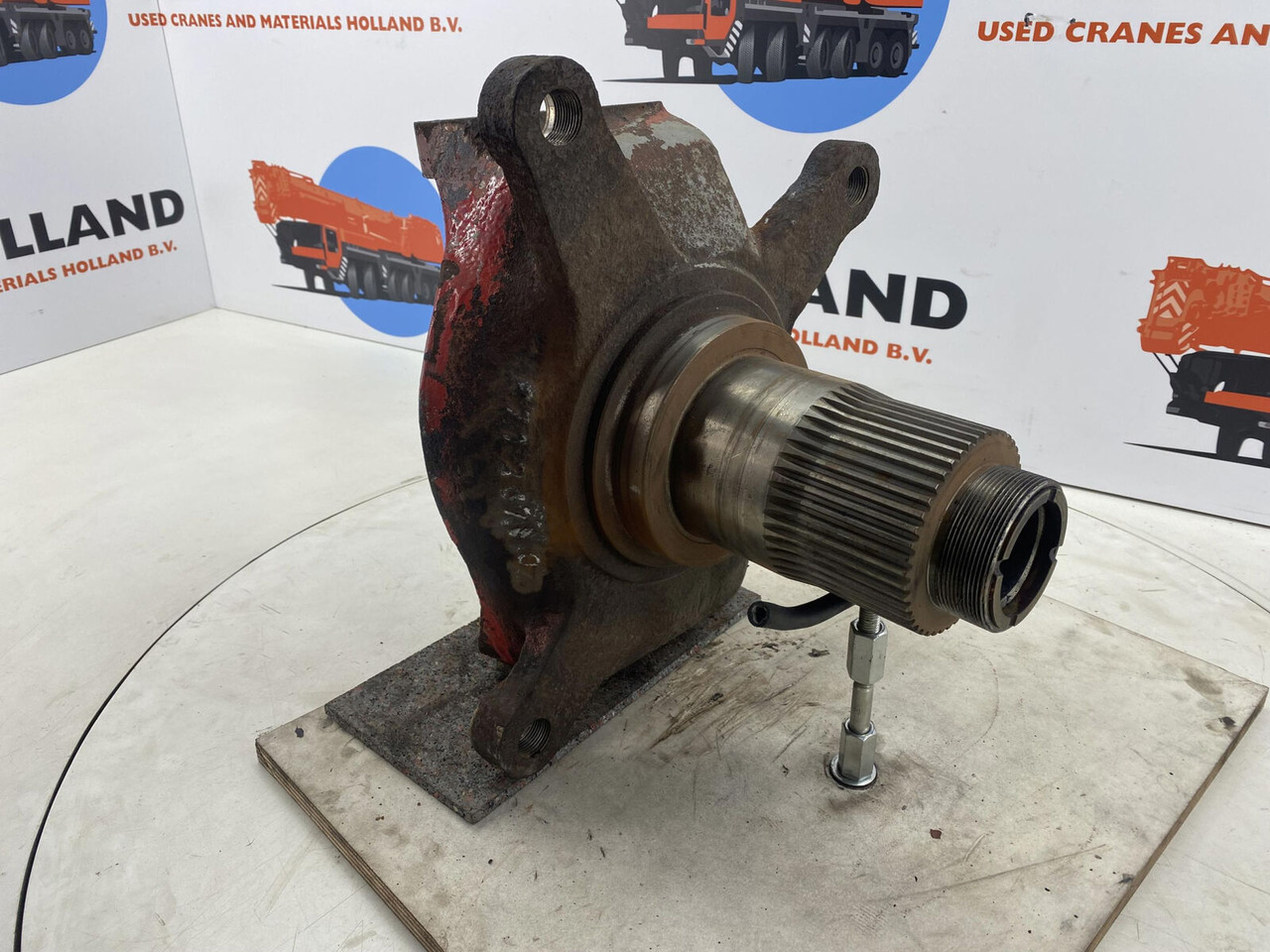 Liebherr LTM 1060 Steering knuckle axle 1 and 2 - Steering knuckle for Mobile crane: picture 3 Liebherr LTM 1060 Steering knuckle axle 1 and 2 - Steering knuckle for Mobile crane: picture 3