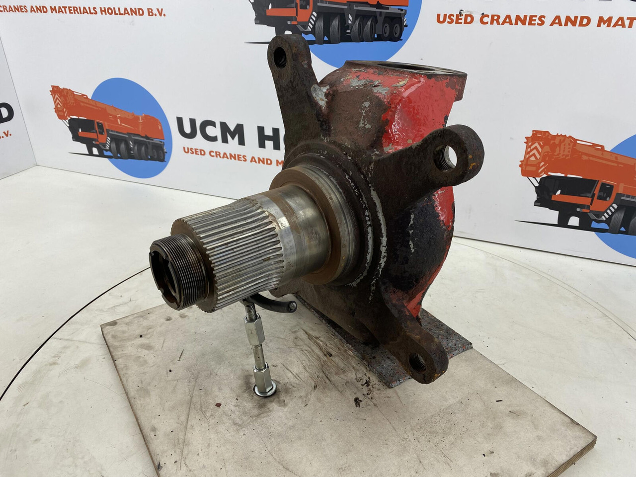 Liebherr LTM 1060 Steering knuckle axle 1 and 2 - Steering knuckle for Mobile crane: picture 1 Liebherr LTM 1060 Steering knuckle axle 1 and 2 - Steering knuckle for Mobile crane: picture 1