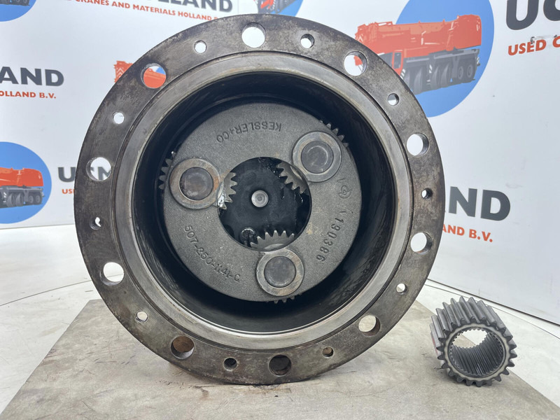 Liebherr LTM 1060 planetary gear 22-25-74-38-3pl-H135-46 - Suspension: picture 4 Liebherr LTM 1060 planetary gear 22-25-74-38-3pl-H135-46 - Suspension: picture 4