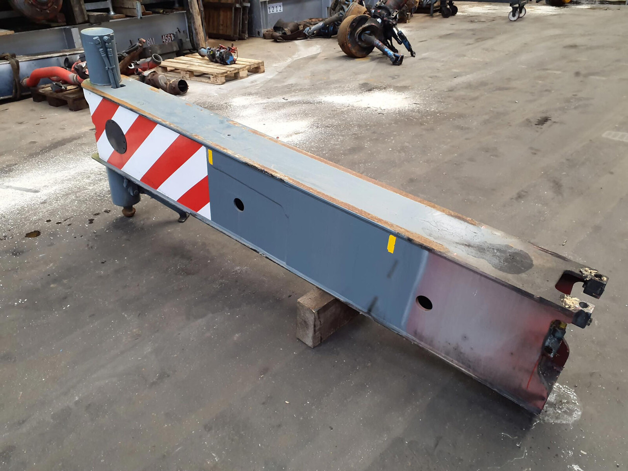 Liebherr LTM 1070-4.1 outrigger beam complete rear - Suspension for Mobile crane: picture 4 Liebherr LTM 1070-4.1 outrigger beam complete rear - Suspension for Mobile crane: picture 4