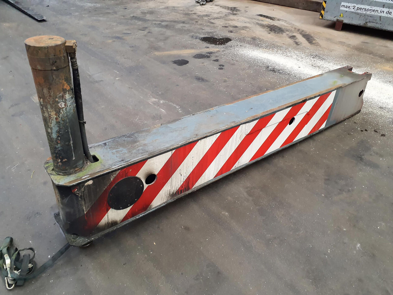 Liebherr LTM 1070-4.1 sliding beam complete front - Suspension for Mobile crane: picture 2 Liebherr LTM 1070-4.1 sliding beam complete front - Suspension for Mobile crane: picture 2