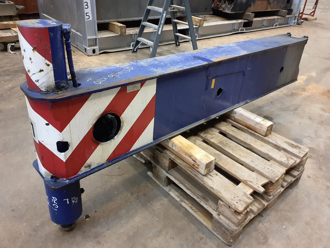 Liebherr LTM 1070-4.2 outrigger rear - Suspension for Mobile crane: picture 2 Liebherr LTM 1070-4.2 outrigger rear - Suspension for Mobile crane: picture 2