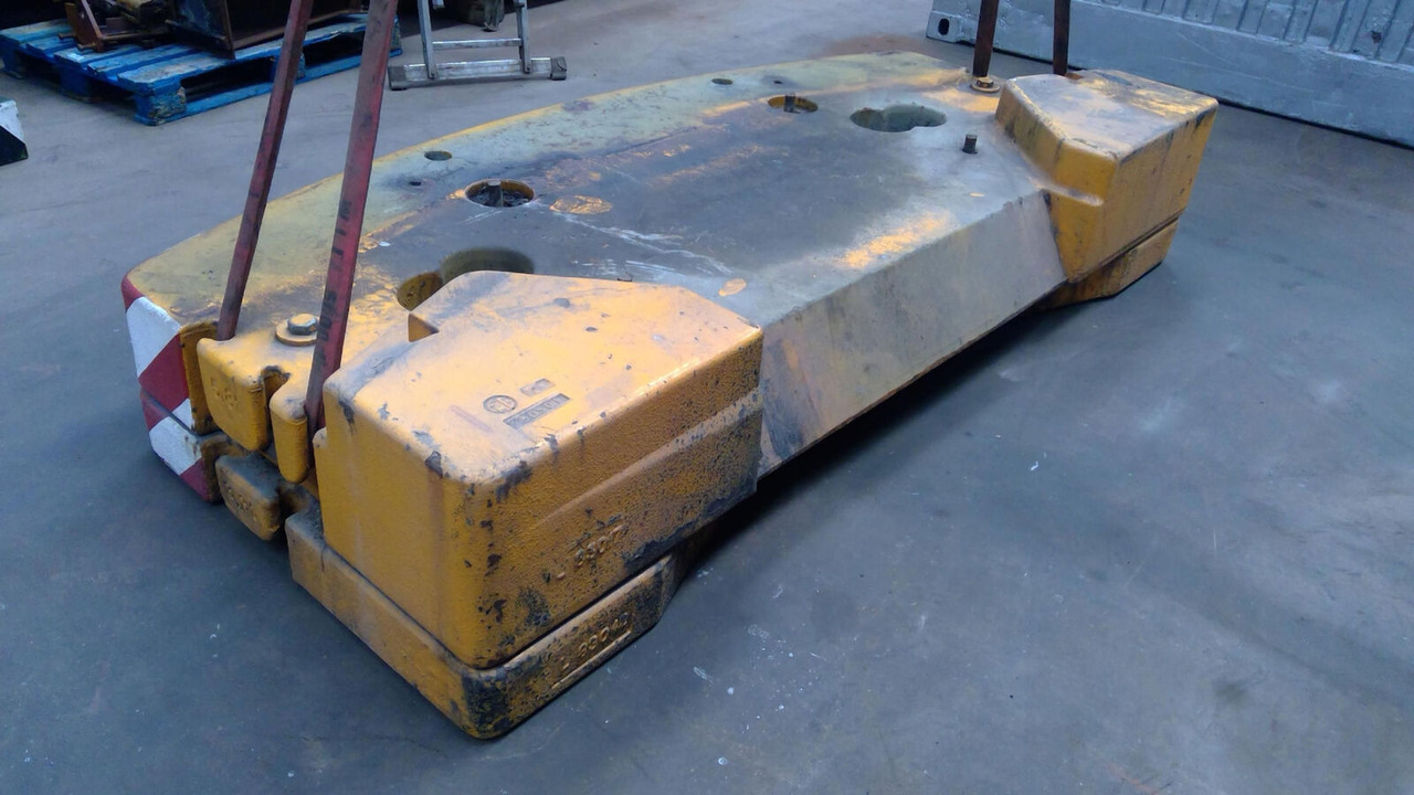 Liebherr LTM 1080-1 counterweight 5,8 ton - Counterweight for Mobile crane: picture 3 Liebherr LTM 1080-1 counterweight 5,8 ton - Counterweight for Mobile crane: picture 3