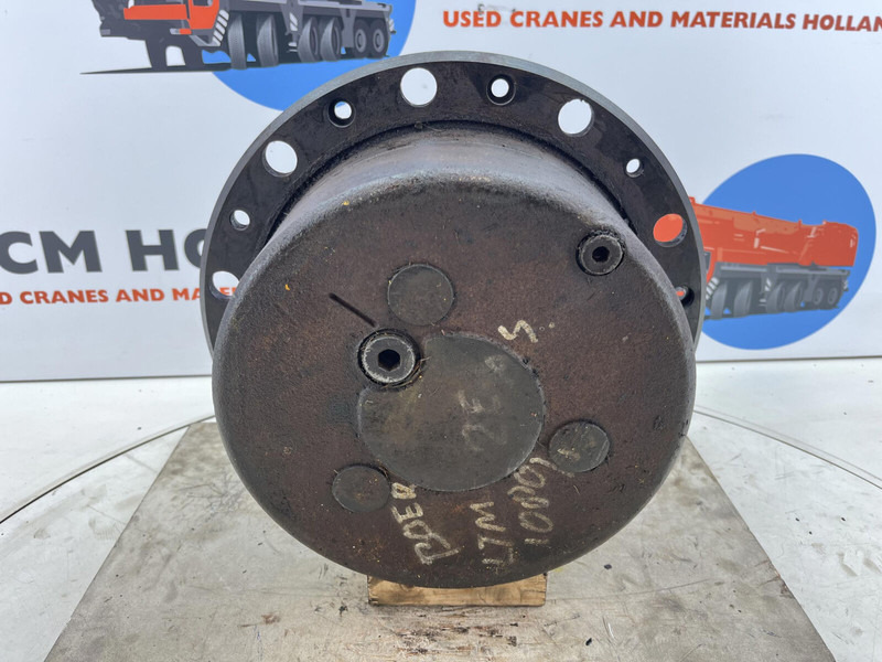 Liebherr LTM 1080/1 planetary gear 22-25-74-40-3pl-H135-46 - Suspension for Crane: picture 1 Liebherr LTM 1080/1 planetary gear 22-25-74-40-3pl-H135-46 - Suspension for Crane: picture 1
