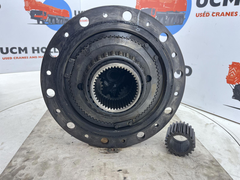Liebherr LTM 1080/1 planetary gear 22-25-74-40-3pl-H135-46 - Suspension for Crane: picture 5 Liebherr LTM 1080/1 planetary gear 22-25-74-40-3pl-H135-46 - Suspension for Crane: picture 5