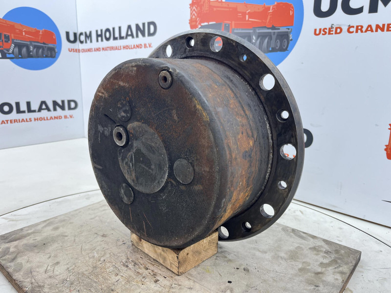 Liebherr LTM 1080 planetary gear 22-25-74-40-3pl-H135-46 - Suspension for Crane: picture 2 Liebherr LTM 1080 planetary gear 22-25-74-40-3pl-H135-46 - Suspension for Crane: picture 2
