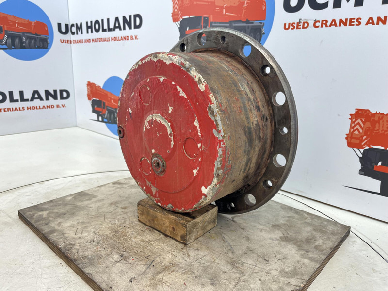 Liebherr LTM 1090 axle 5 planetary gear 22-25-74-40-3pl-H135-46 - Suspension for Crane: picture 2 Liebherr LTM 1090 axle 5 planetary gear 22-25-74-40-3pl-H135-46 - Suspension for Crane: picture 2