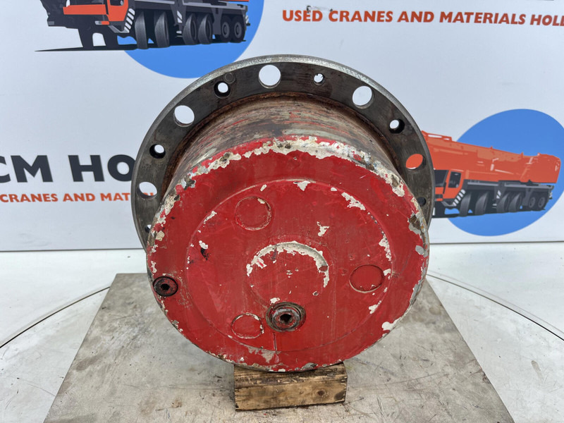 Liebherr LTM 1090 axle 5 planetary gear 22-25-74-40-3pl-H135-46 - Suspension for Crane: picture 1 Liebherr LTM 1090 axle 5 planetary gear 22-25-74-40-3pl-H135-46 - Suspension for Crane: picture 1