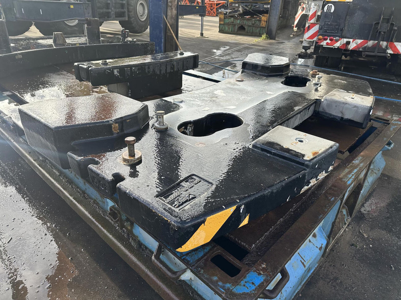 Liebherr LTM 1100-5.2 Counterweight 5 ton - Counterweight for Mobile crane: picture 3 Liebherr LTM 1100-5.2 Counterweight 5 ton - Counterweight for Mobile crane: picture 3