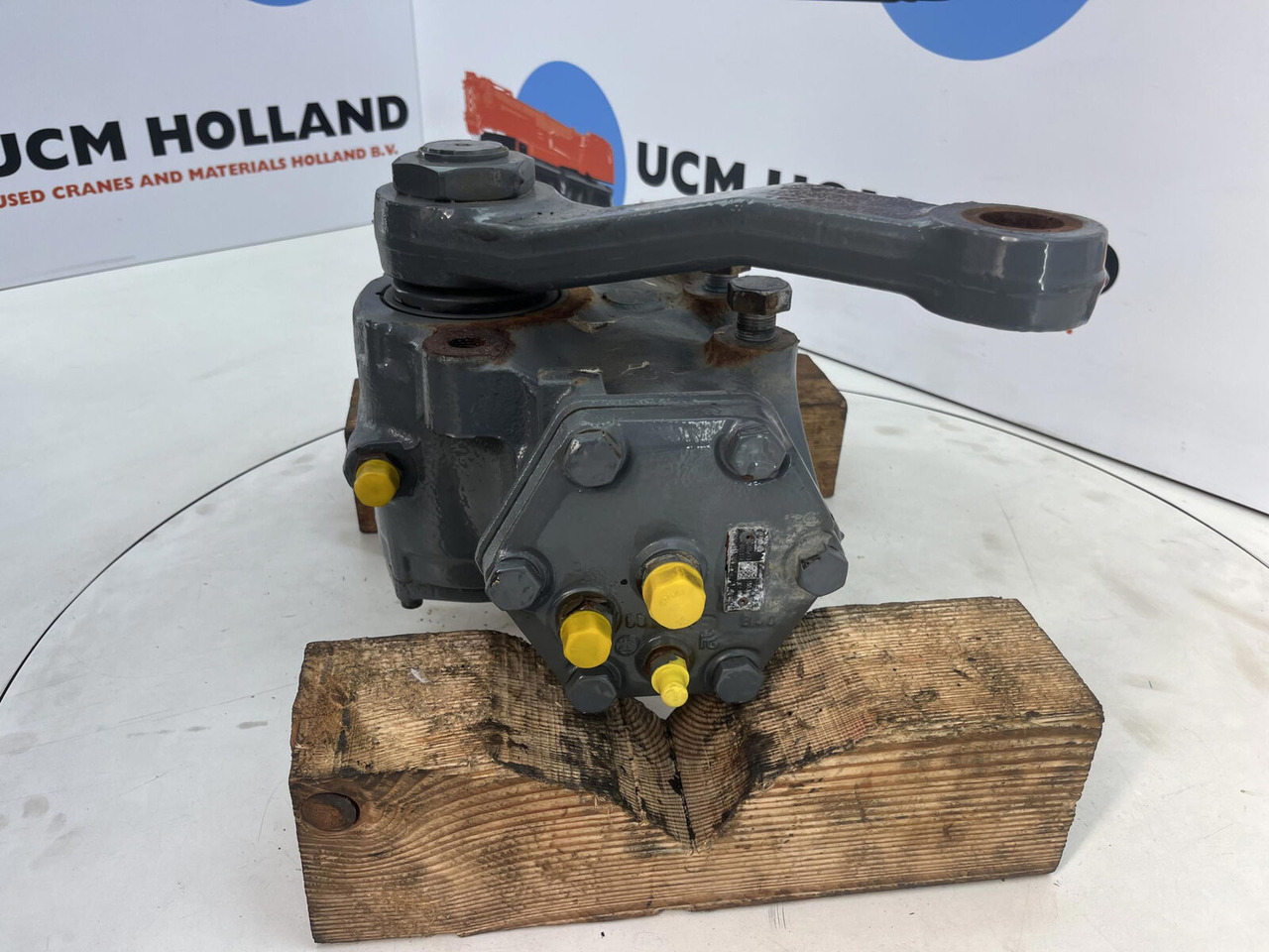 Liebherr LTM 1130-5.1 steering box - Steering gear for Mobile crane: picture 4 Liebherr LTM 1130-5.1 steering box - Steering gear for Mobile crane: picture 4