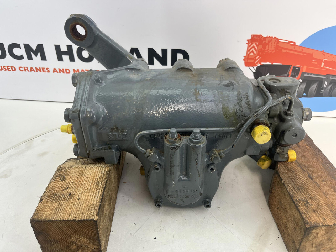 Liebherr LTM 1130-5.1 steering box - Steering gear for Mobile crane: picture 5 Liebherr LTM 1130-5.1 steering box - Steering gear for Mobile crane: picture 5