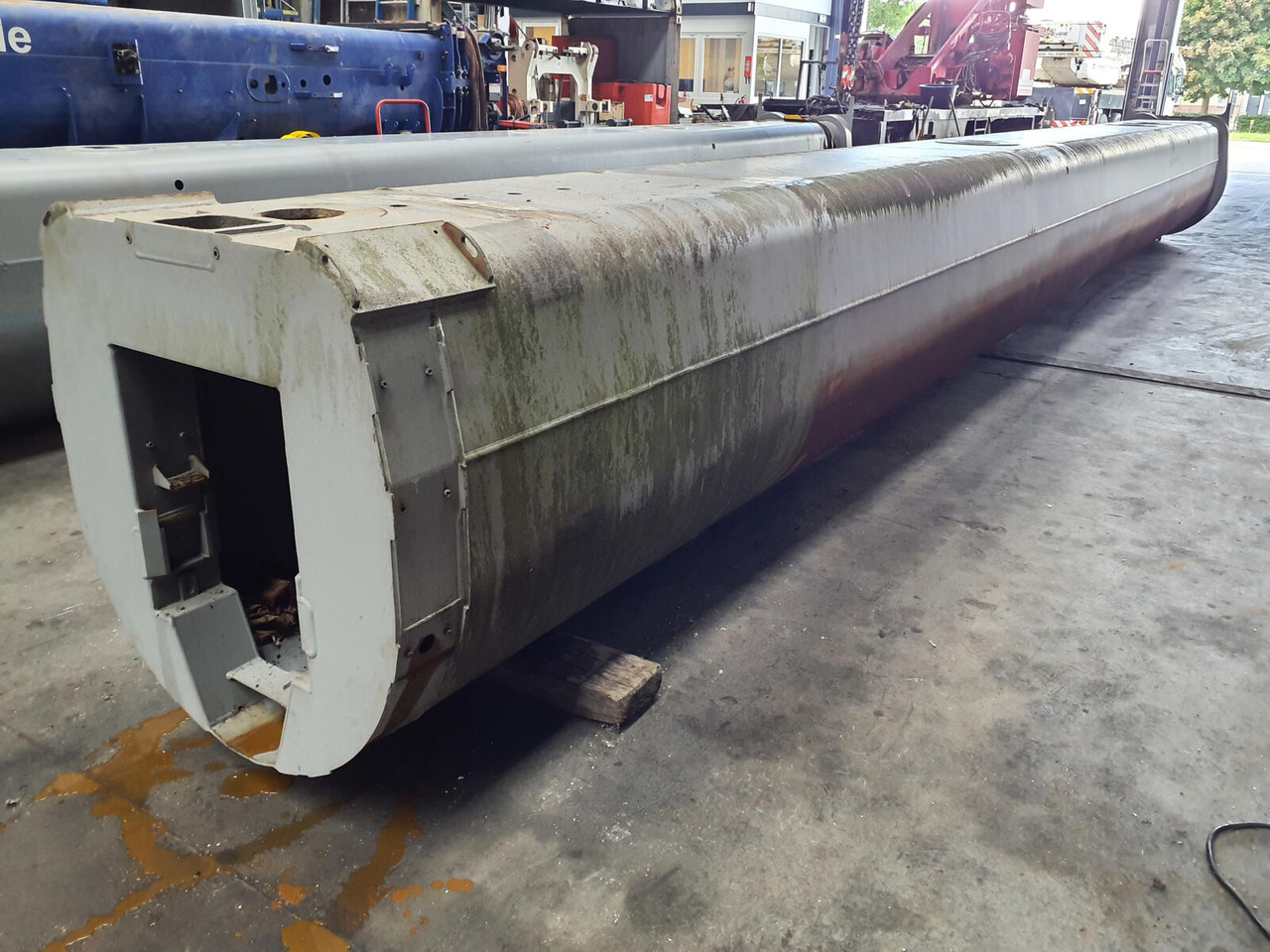 Liebherr LTM 1200-5.1 Telescopic section 1 - Boom for All terrain crane: picture 3 Liebherr LTM 1200-5.1 Telescopic section 1 - Boom for All terrain crane: picture 3