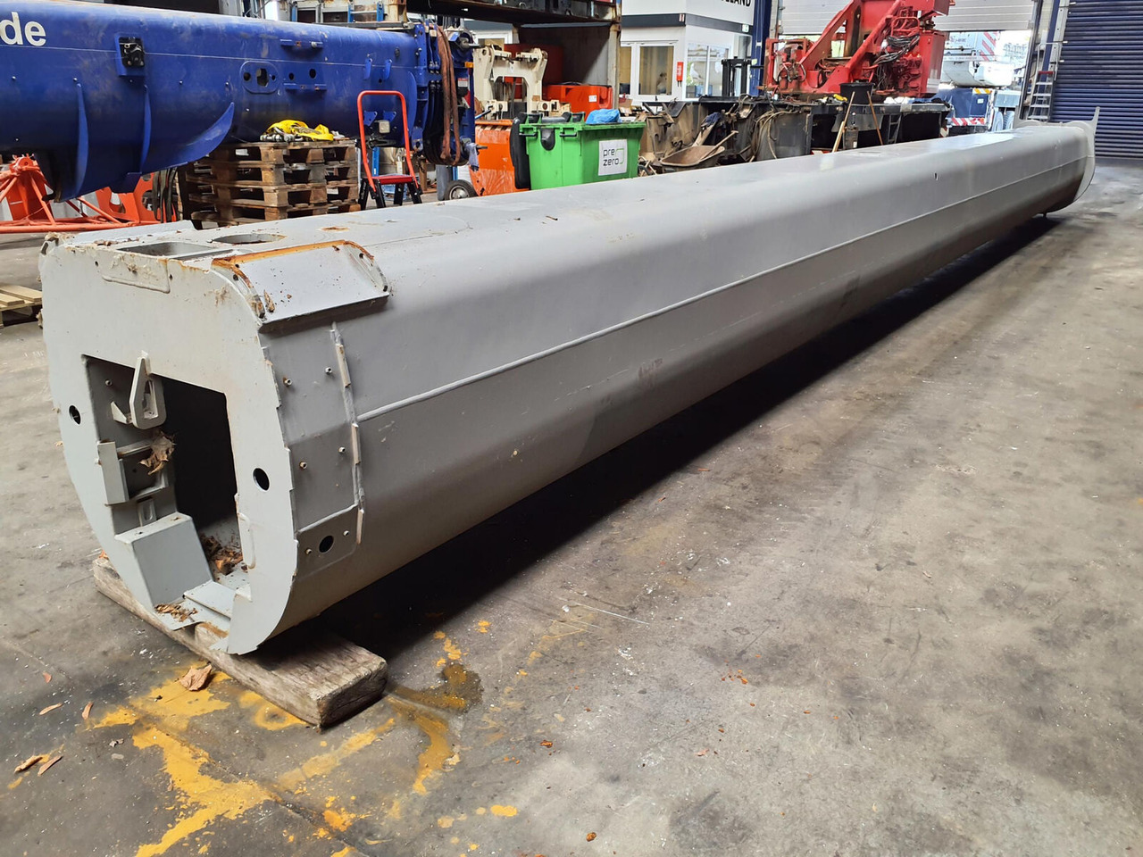 Liebherr LTM 1200-5.1 Telescopic section 4 - Boom for All terrain crane: picture 3 Liebherr LTM 1200-5.1 Telescopic section 4 - Boom for All terrain crane: picture 3