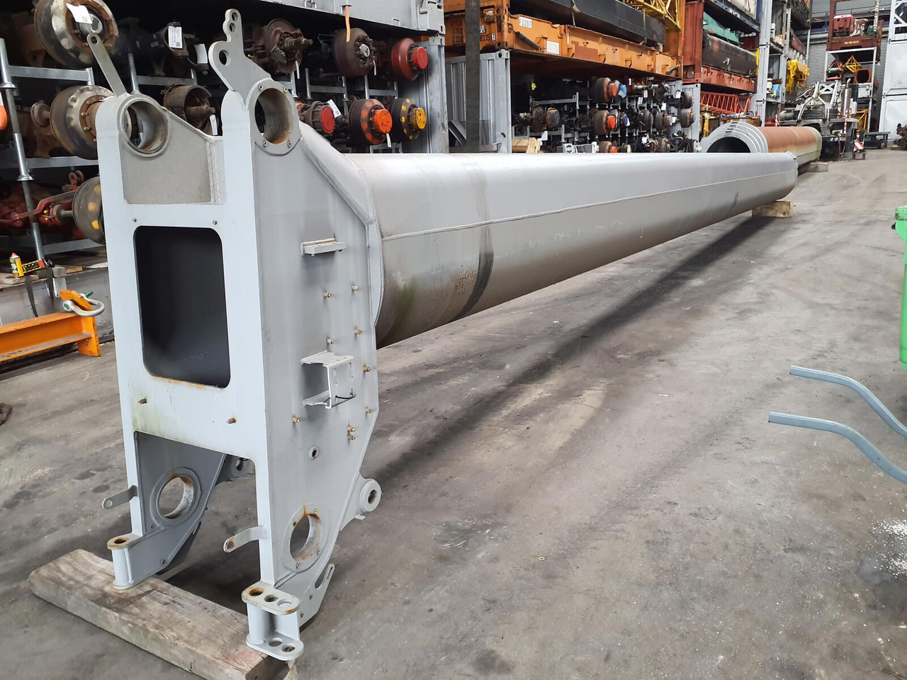 Liebherr LTM 1200-5.1 Telescopic section 6 - Boom for All terrain crane: picture 1 Liebherr LTM 1200-5.1 Telescopic section 6 - Boom for All terrain crane: picture 1