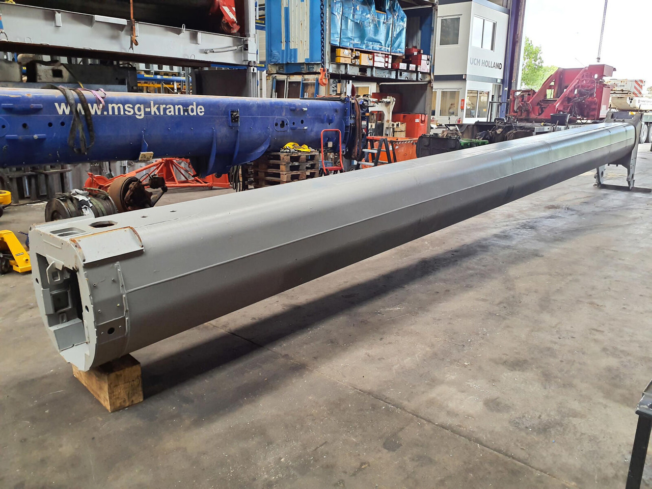 Liebherr LTM 1200-5.1 Telescopic section 6 - Boom for All terrain crane: picture 3 Liebherr LTM 1200-5.1 Telescopic section 6 - Boom for All terrain crane: picture 3