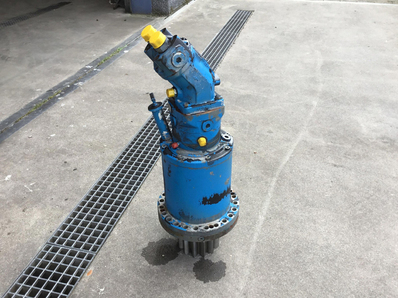 Liebherr LTM 1250-6.1 Slewing gear - Swing motor for Mobile crane: picture 2 Liebherr LTM 1250-6.1 Slewing gear - Swing motor for Mobile crane: picture 2