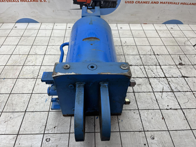 Liebherr LTM 1400-7.1 luffing cylinder TY-frame - Suspension for Crane: picture 1 Liebherr LTM 1400-7.1 luffing cylinder TY-frame - Suspension for Crane: picture 1
