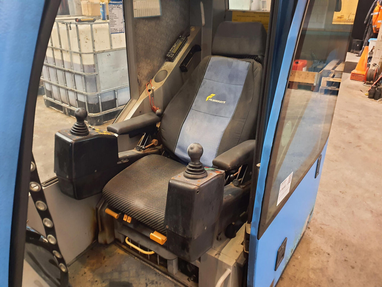 Liebherr LTM 1400-7.1 upper cabin - Cab for Mobile crane: picture 5 Liebherr LTM 1400-7.1 upper cabin - Cab for Mobile crane: picture 5