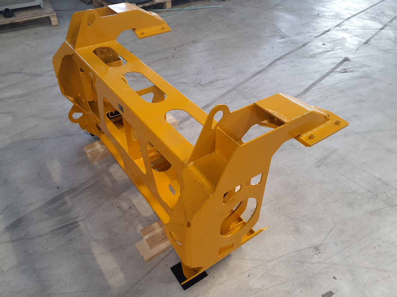 Liebherr LTM 1750-9.1 Luffing cylinder lifting device front - Body and exterior for Mobile crane: picture 3 Liebherr LTM 1750-9.1 Luffing cylinder lifting device front - Body and exterior for Mobile crane: picture 3