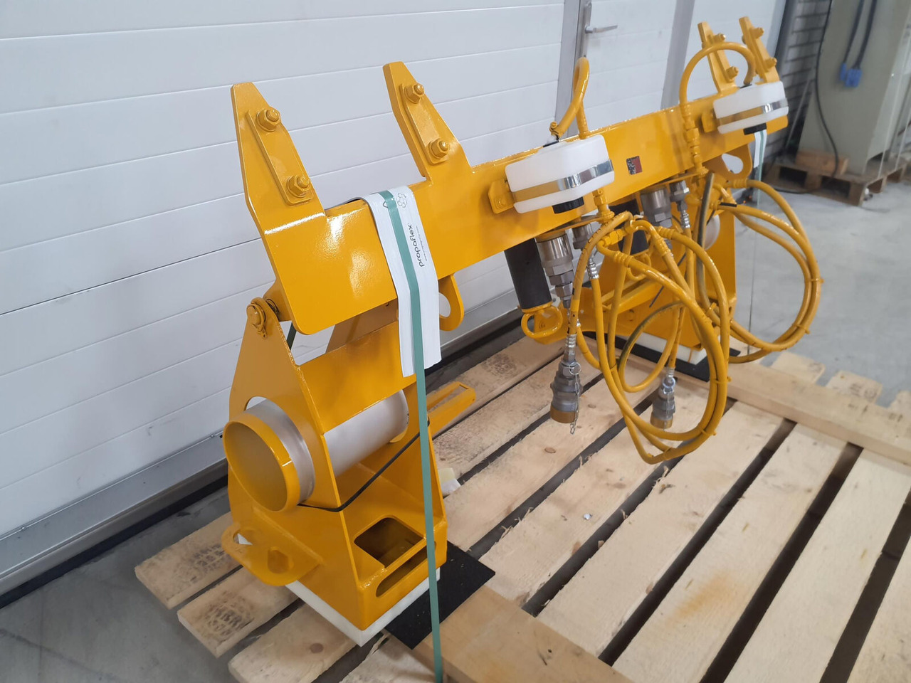 Liebherr LTM 1750-9.1 Luffing cylinder lifting device rear - Body and exterior for Mobile crane: picture 2 Liebherr LTM 1750-9.1 Luffing cylinder lifting device rear - Body and exterior for Mobile crane: picture 2