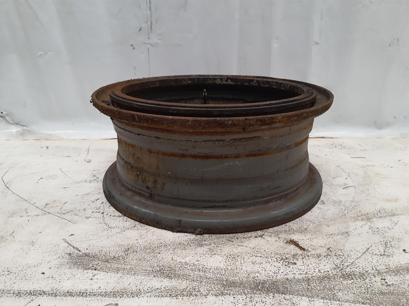 Liebherr Rim 385/95R25 10 11.5 3p - Rim for Crane: picture 3 Liebherr Rim 385/95R25 10 11.5 3p - Rim for Crane: picture 3
