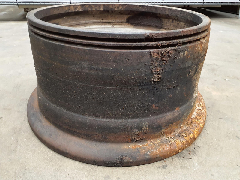 Liebherr Rim 385/95R25 10 12 3p - Rim for Crane: picture 3 Liebherr Rim 385/95R25 10 12 3p - Rim for Crane: picture 3
