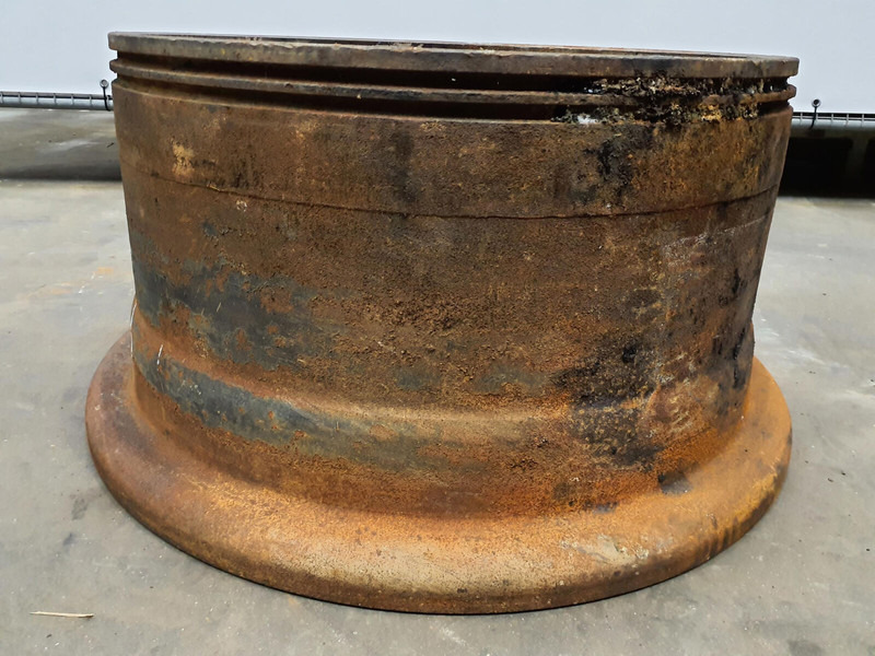 Liebherr Rim 385/95R25 10 12.5 3p - Rim for Crane: picture 3 Liebherr Rim 385/95R25 10 12.5 3p - Rim for Crane: picture 3