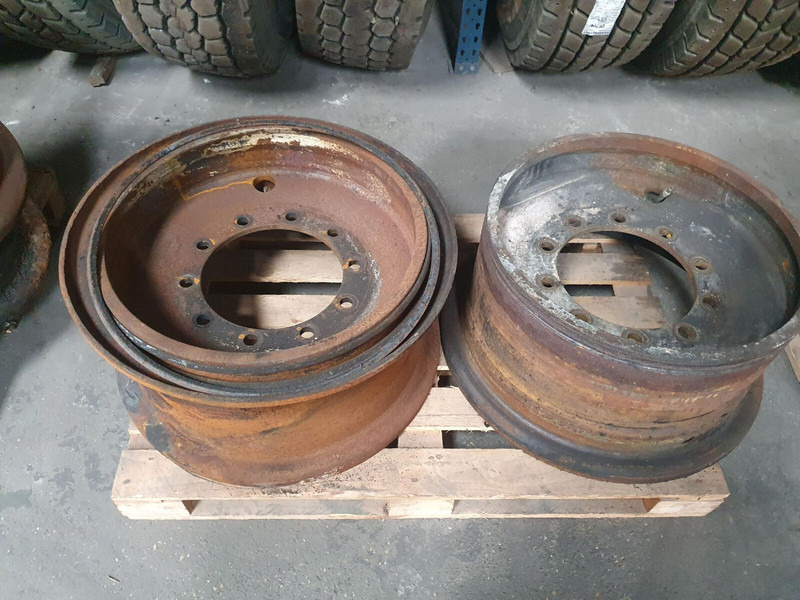 Liebherr Rim 385/95R25 10 12.5 3p - Rim for Crane: picture 1 Liebherr Rim 385/95R25 10 12.5 3p - Rim for Crane: picture 1