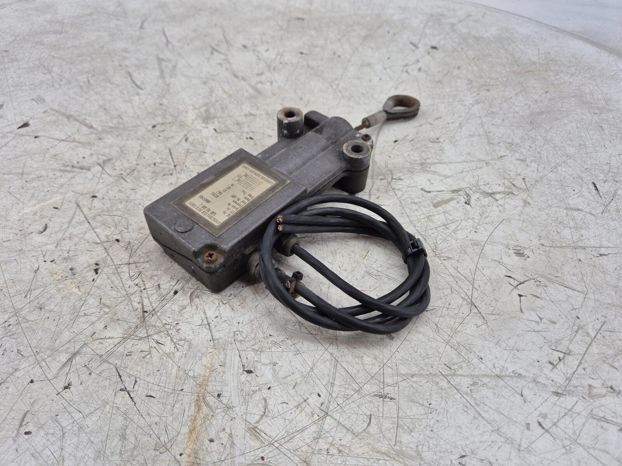 Liebherr TM 1060-2 Hoist limit switch - Electrical system for Crane: picture 3 Liebherr TM 1060-2 Hoist limit switch - Electrical system for Crane: picture 3