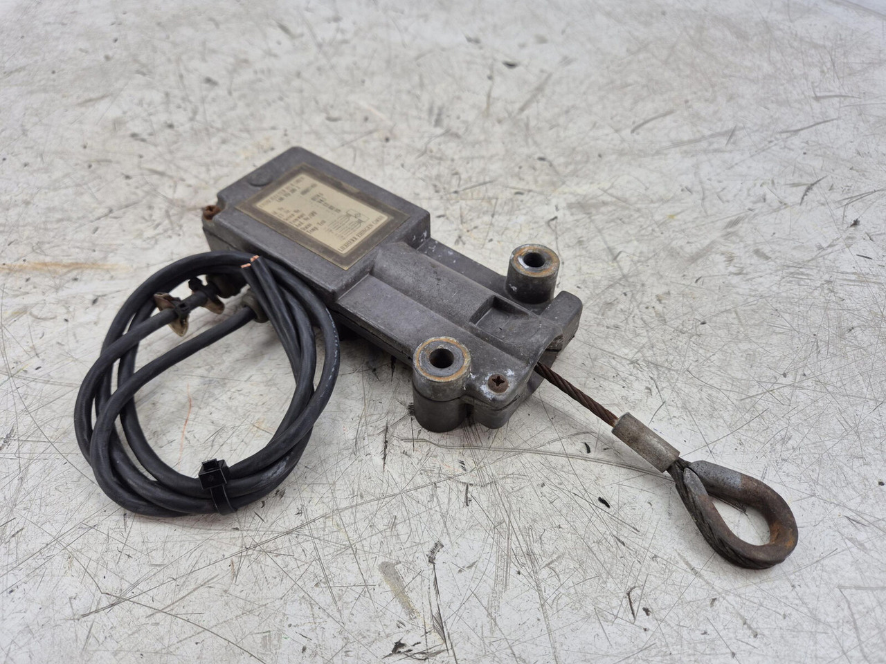 Liebherr TM 1060-2 Hoist limit switch - Electrical system for Crane: picture 2 Liebherr TM 1060-2 Hoist limit switch - Electrical system for Crane: picture 2