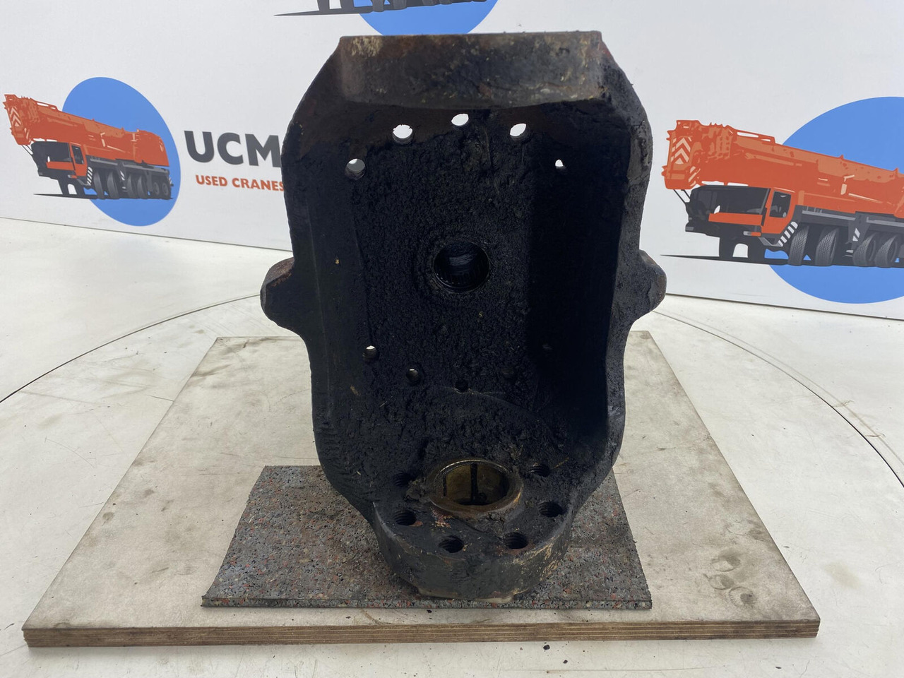 PPM 280 ATT Steering knuckle 16 holes axle 2 - Steering knuckle for Crane: picture 5 PPM 280 ATT Steering knuckle 16 holes axle 2 - Steering knuckle for Crane: picture 5