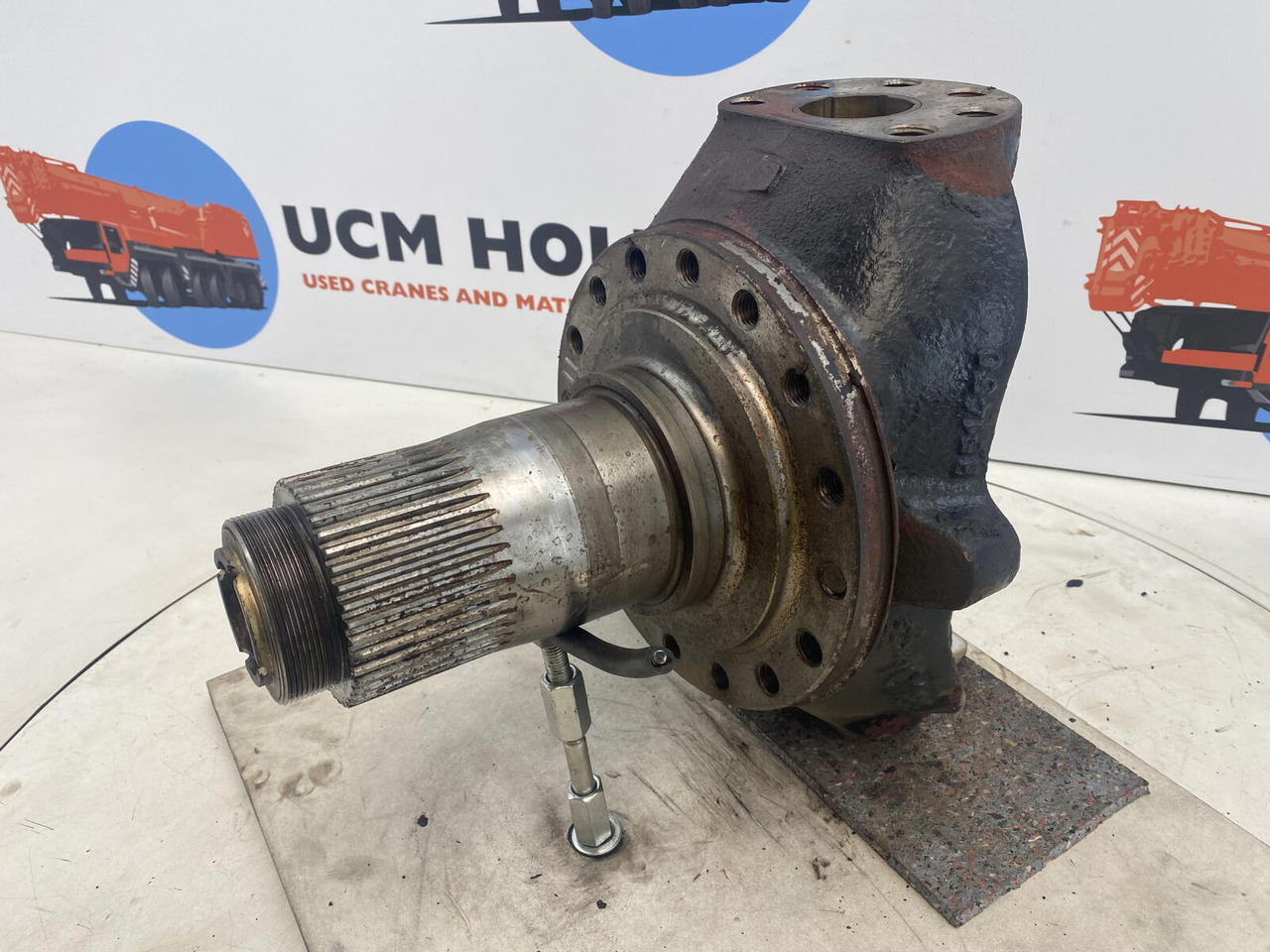 PPM 280 ATT Steering knuckle 16 holes axle 2 - Steering knuckle for Crane: picture 1 PPM 280 ATT Steering knuckle 16 holes axle 2 - Steering knuckle for Crane: picture 1