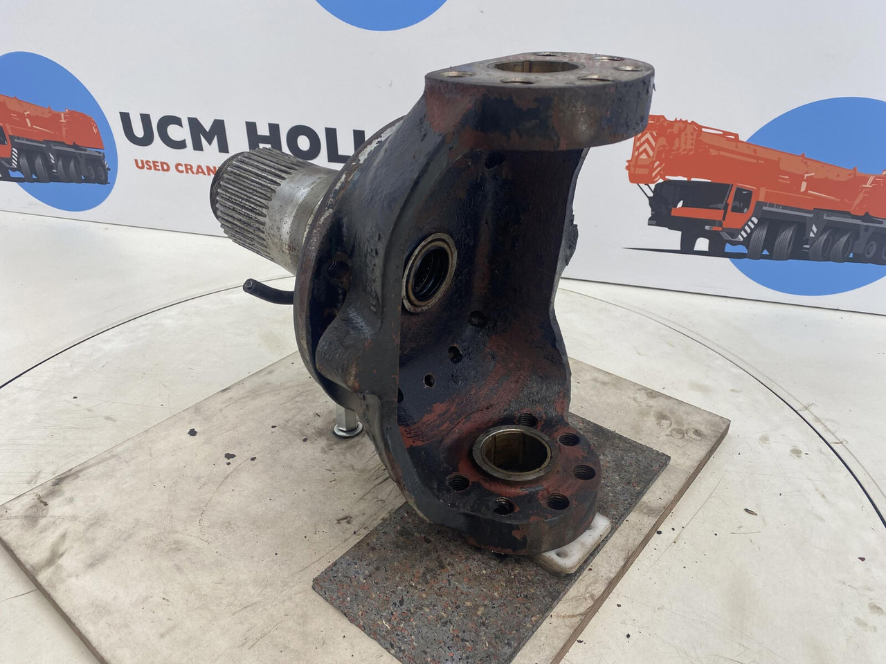 PPM 280 ATT Steering knuckle 16 holes axle 2 - Steering knuckle for Crane: picture 4 PPM 280 ATT Steering knuckle 16 holes axle 2 - Steering knuckle for Crane: picture 4