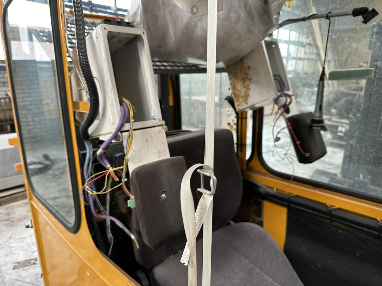 Spierings SK 1265 AT6 upper cabin - Cab for Mobile crane: picture 5 Spierings SK 1265 AT6 upper cabin - Cab for Mobile crane: picture 5