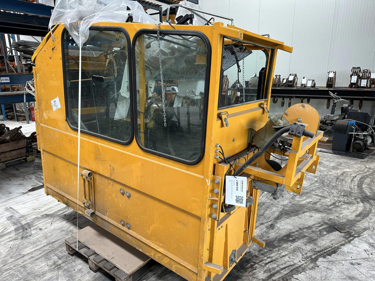 Spierings SK 1265 AT6 upper cabin - Cab for Mobile crane: picture 1 Spierings SK 1265 AT6 upper cabin - Cab for Mobile crane: picture 1