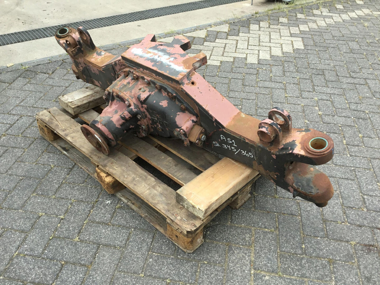 Spierings SK 345/365 axle 1 - Axle and parts for Mobile crane: picture 2 Spierings SK 345/365 axle 1 - Axle and parts for Mobile crane: picture 2