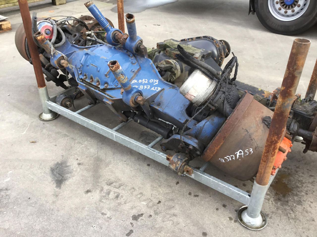 Spierings SK 377 axle 3 - Axle and parts for Mobile crane: picture 2 Spierings SK 377 axle 3 - Axle and parts for Mobile crane: picture 2