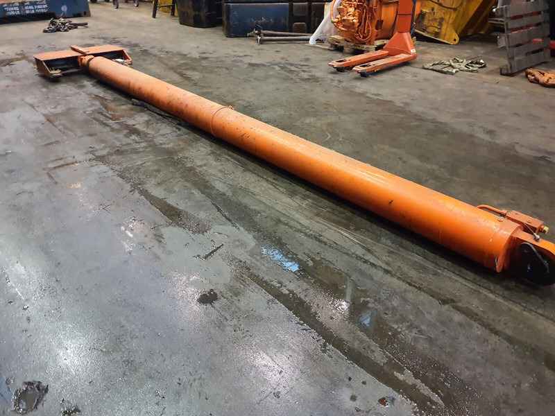 Spierings SK 598 AT5 erection cylinder - Hydraulic cylinder for Crane: picture 3 Spierings SK 598 AT5 erection cylinder - Hydraulic cylinder for Crane: picture 3