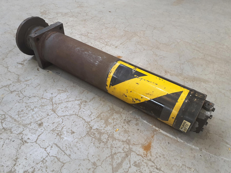 Spierings SK 598 Outrigger cylinder - Hydraulic cylinder for Crane: picture 3 Spierings SK 598 Outrigger cylinder - Hydraulic cylinder for Crane: picture 3