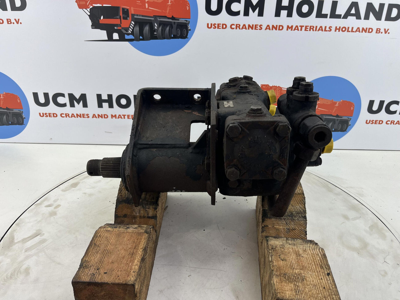 Steering box - Steering gear for Crane: picture 3 Steering box - Steering gear for Crane: picture 3