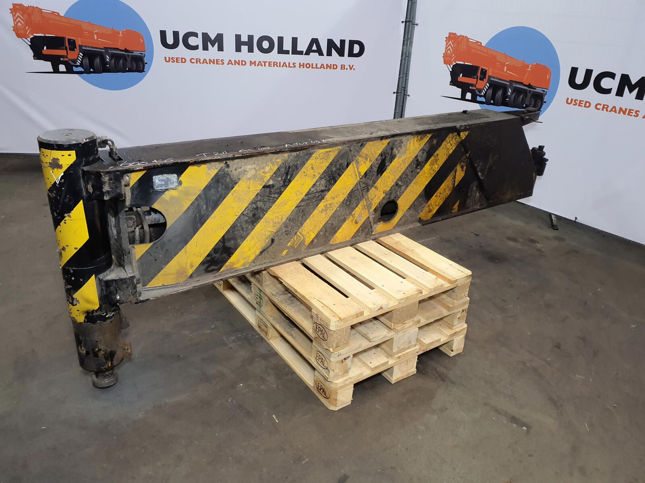 Terex AC 100 outrigger beam complete front - Suspension for Crane: picture 2 Terex AC 100 outrigger beam complete front - Suspension for Crane: picture 2