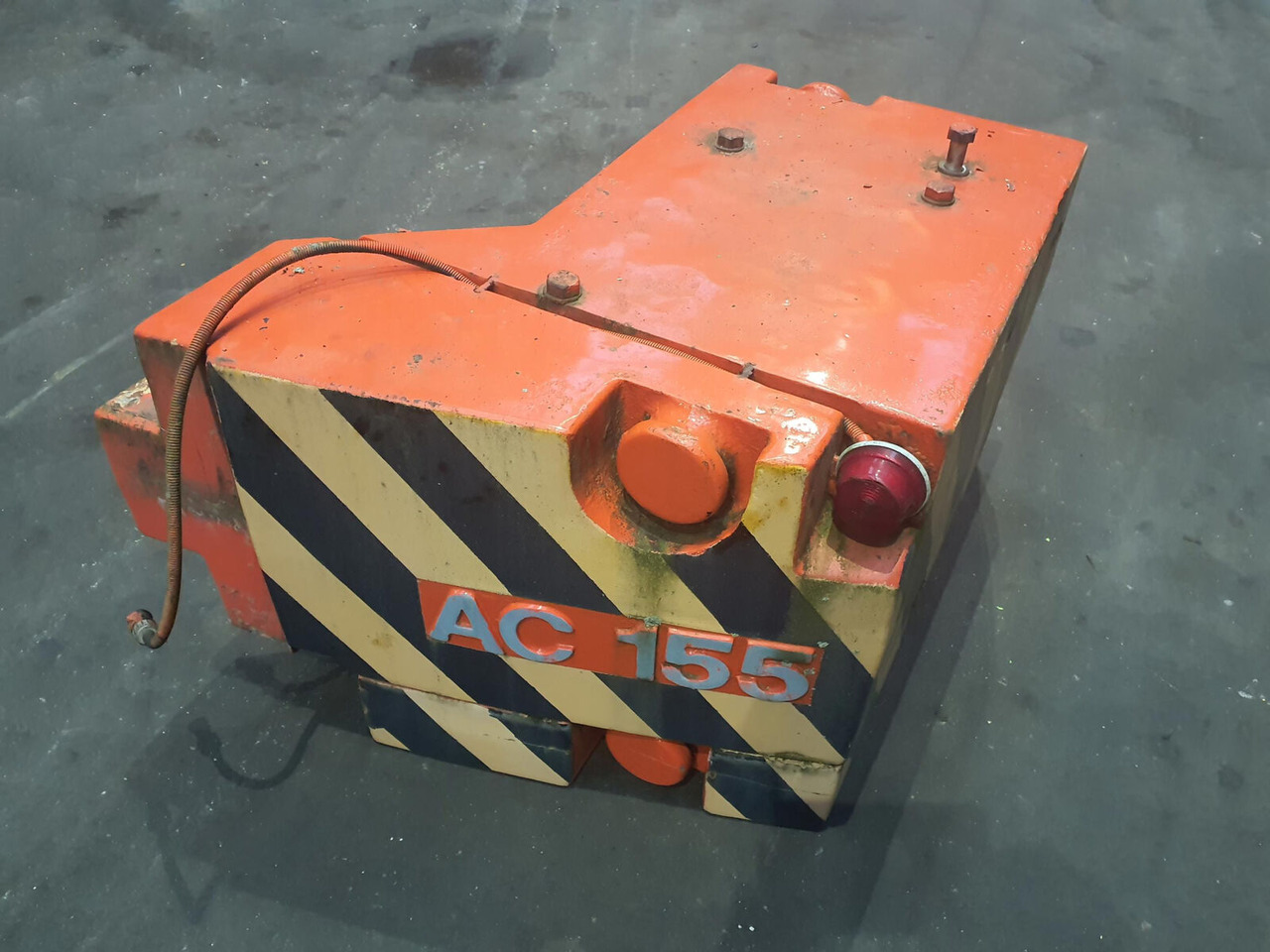 Terex AC 155 counterweight 1.2t + 0,3t right - Counterweight for Mobile crane: picture 1 Terex AC 155 counterweight 1.2t + 0,3t right - Counterweight for Mobile crane: picture 1