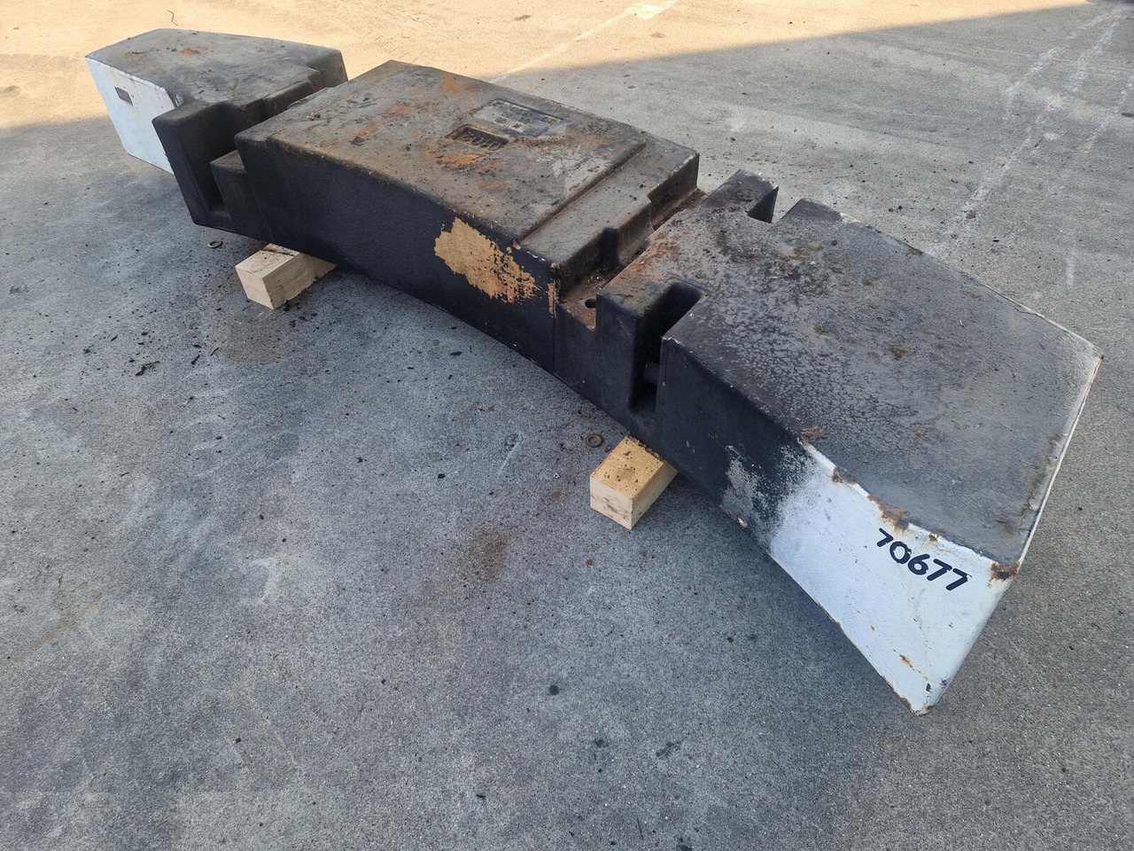 Terex AC 40 CITY counterweight 2.35T - Counterweight for Mobile crane: picture 3 Terex AC 40 CITY counterweight 2.35T - Counterweight for Mobile crane: picture 3