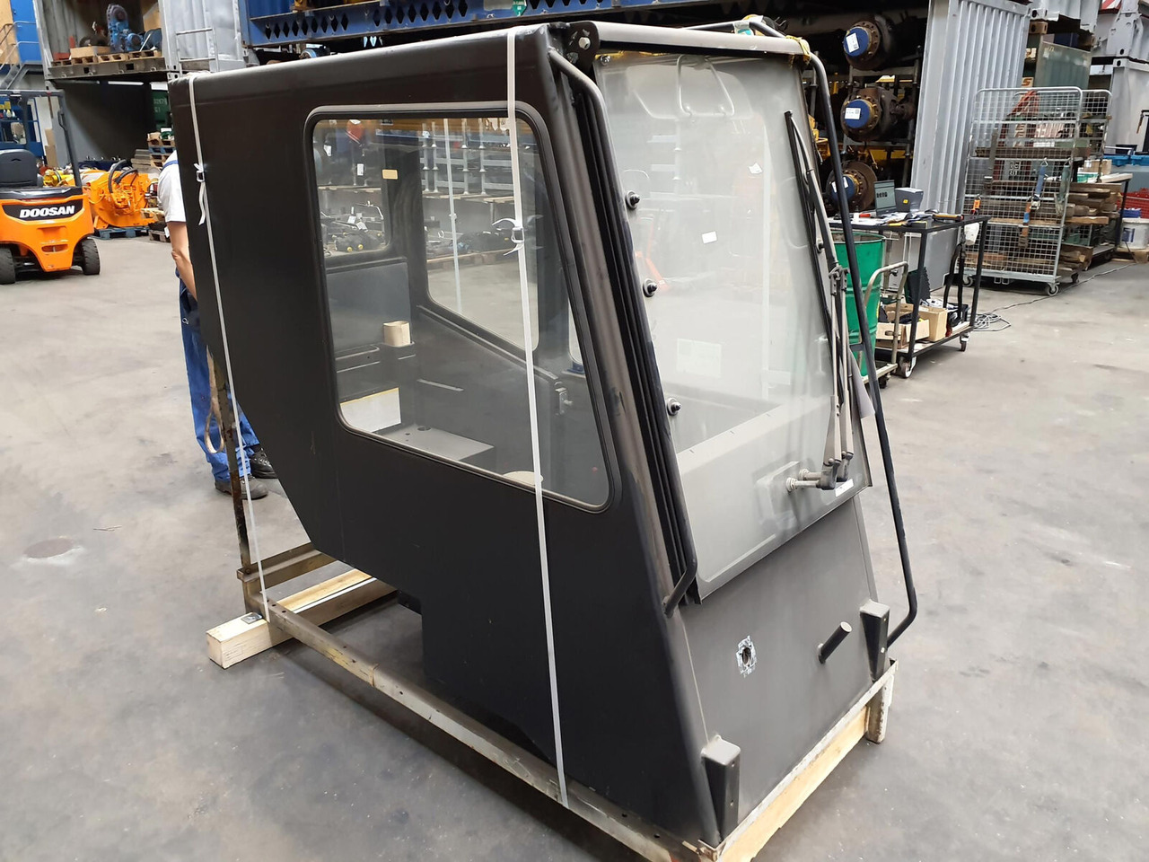 Terex AC upper cabin - Cab for Mobile crane: picture 2 Terex AC upper cabin - Cab for Mobile crane: picture 2