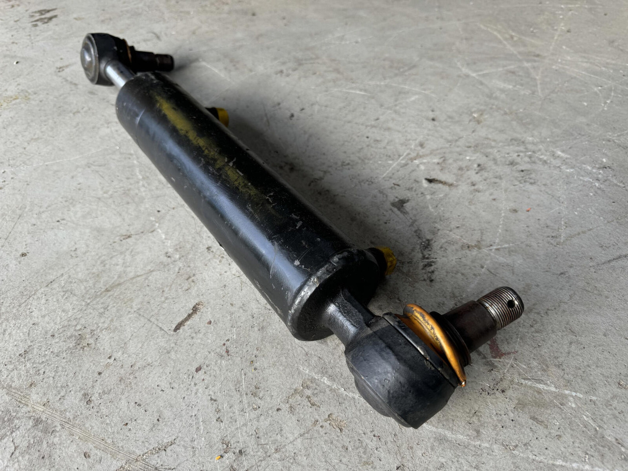 Terex Demag AC 25 steering cylinder - Hydraulic cylinder for Mobile crane: picture 1 Terex Demag AC 25 steering cylinder - Hydraulic cylinder for Mobile crane: picture 1