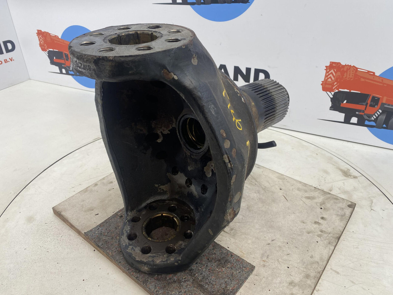 Steering knuckle for Mobile crane Terex Demag AC 35 Steering knuckle 16 holes axle 1: picture 6 Steering knuckle for Mobile crane Terex Demag AC 35 Steering knuckle 16 holes axle 1: picture 6