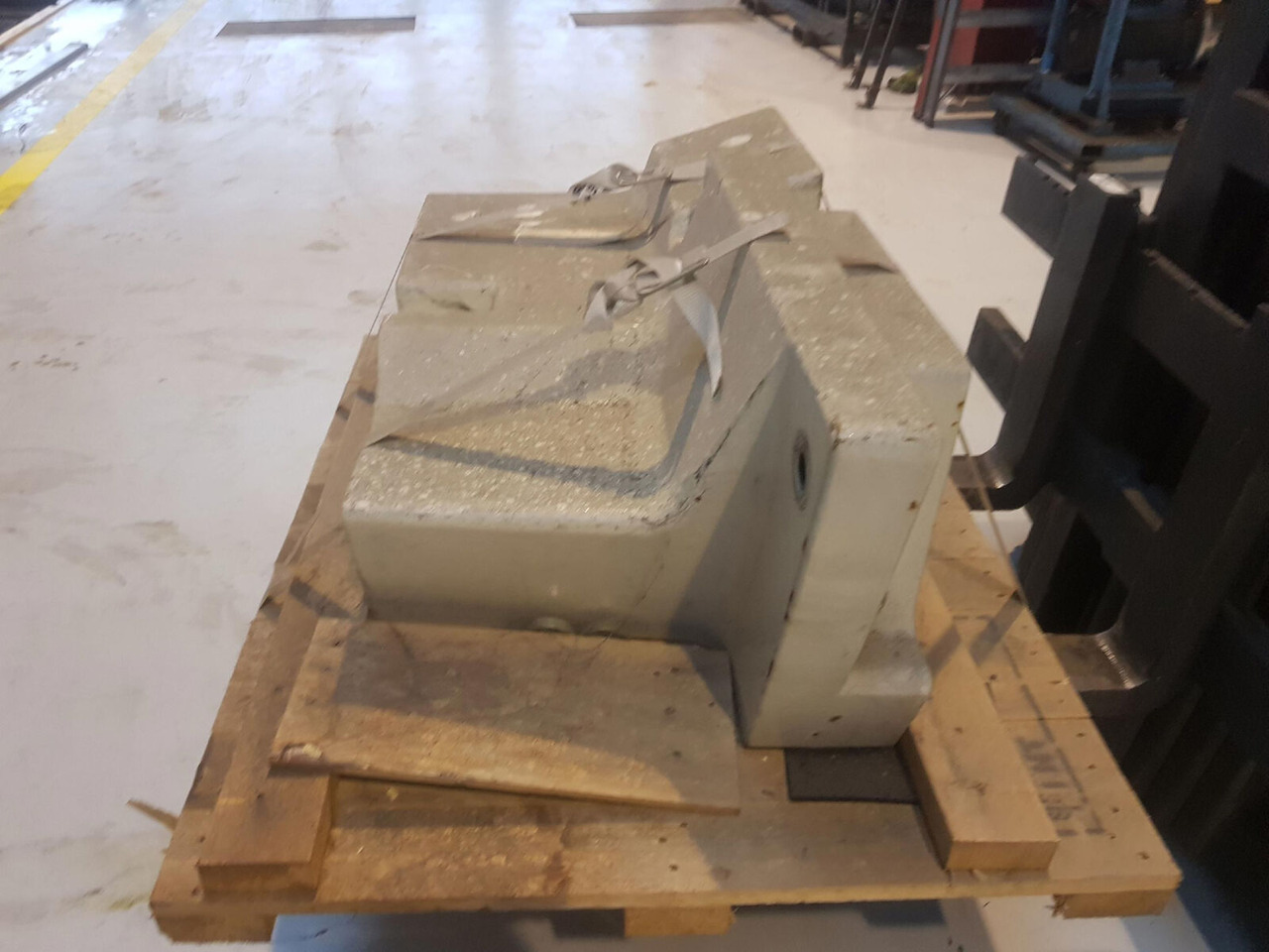 Terex Terex Challenger 4200 counterweight 1,4 ton - Counterweight for Mobile crane: picture 5 Terex Terex Challenger 4200 counterweight 1,4 ton - Counterweight for Mobile crane: picture 5