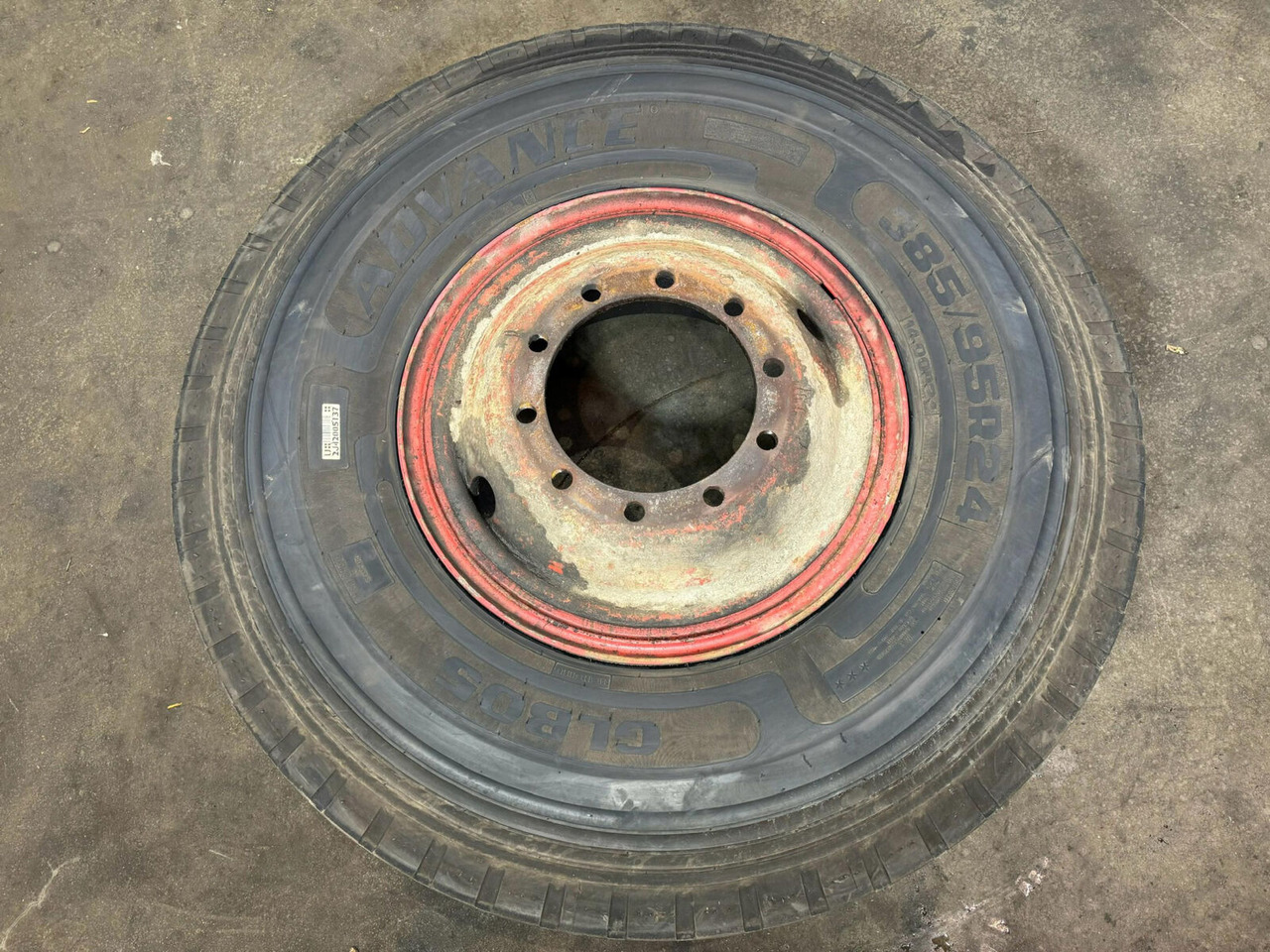 Wheel 385/95/R24 10 +5.0 3p - Wheel and tire package: picture 1 Wheel 385/95/R24 10 +5.0 3p - Wheel and tire package: picture 1