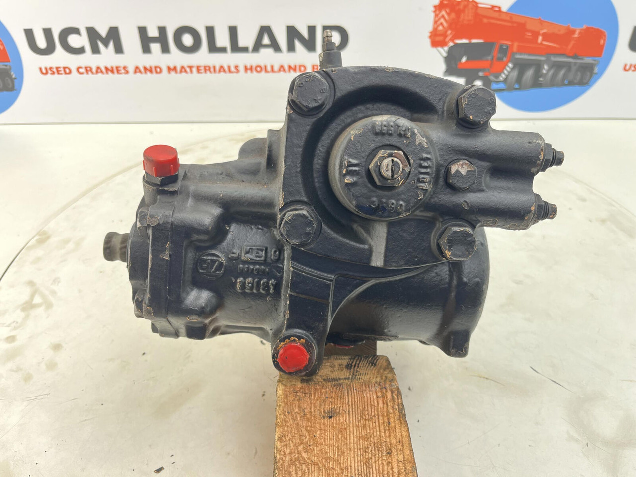 ZF ZF steering box - Steering gear for Mobile crane: picture 5 ZF ZF steering box - Steering gear for Mobile crane: picture 5